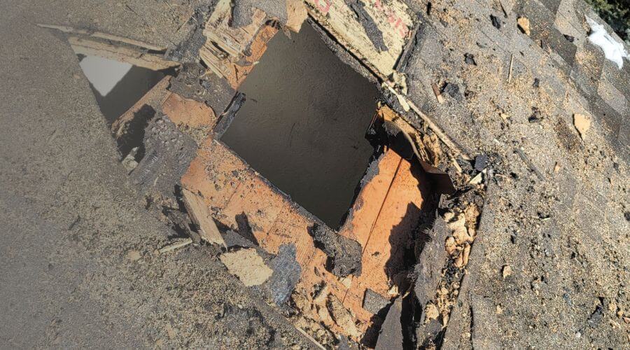 Why choose water damage cleanup for ceiling water damage repair in Oakland